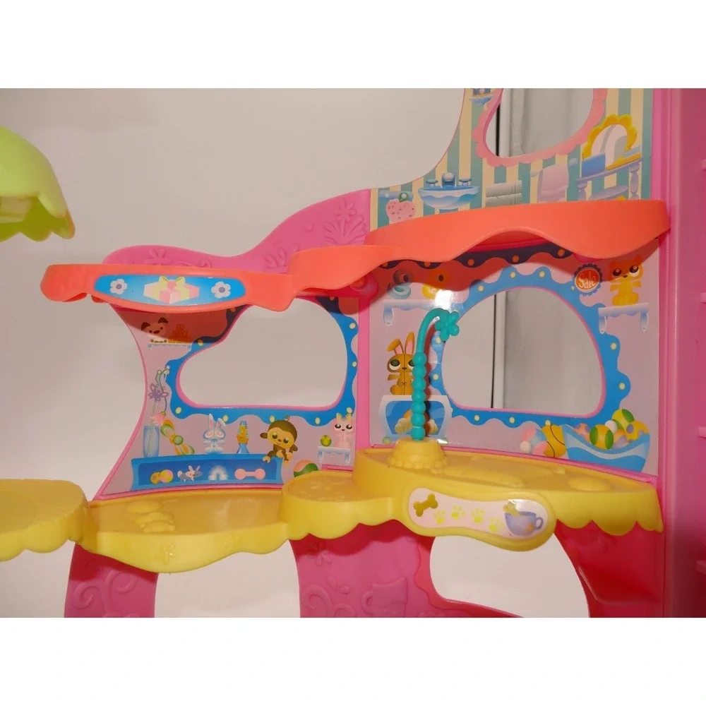 LPS Littlest Pet Shop Round n Round Pet Town No Accessories